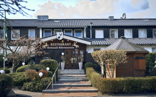 Das Restaurant Reitstall Klövensteen serviert Heimatküche in Schenefeld / ©Marc Sill