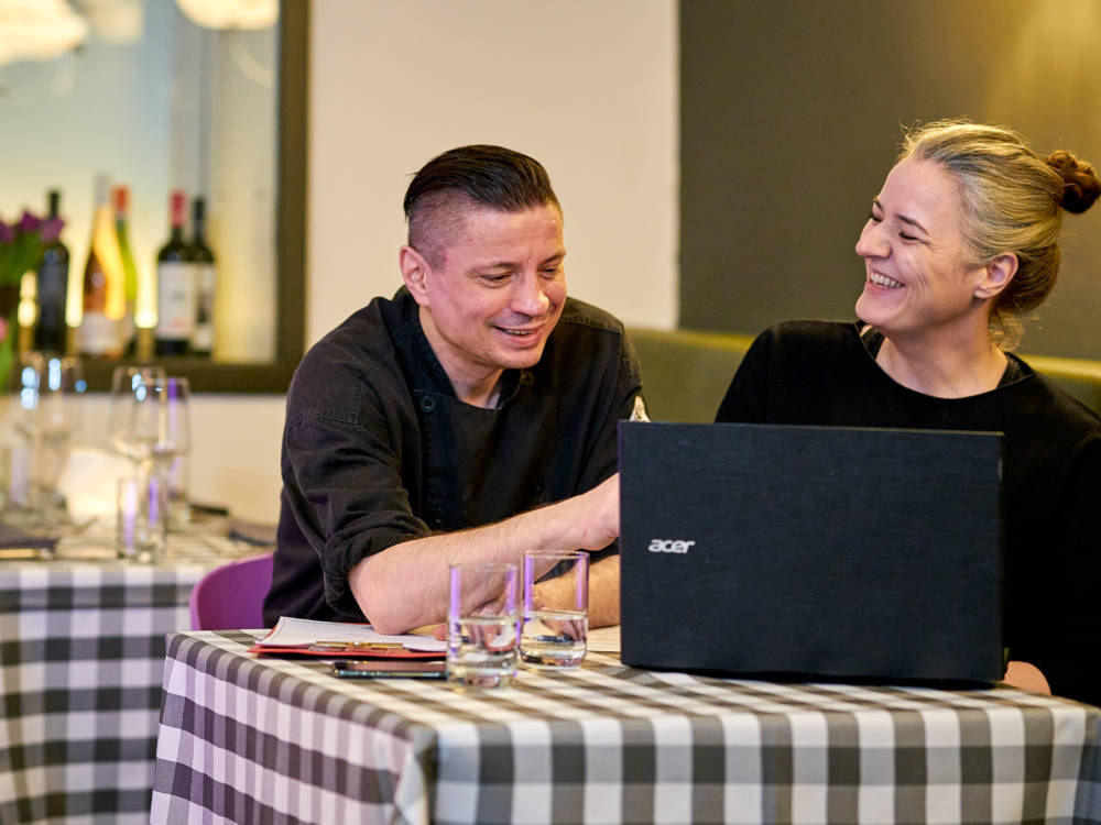 Küchenchef Marco Krüger und Mitinhaberin Laura Gsellmann blicken positiv in ihre gastronomische Zukunft / ©Marc Sill