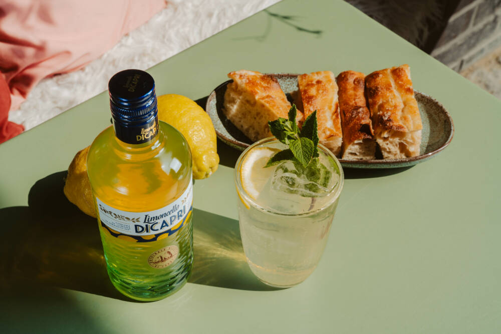 Limoncello di Capri gibt die perfekte Grundlage für einen sommerlichen Cocktail / ©Florian Kroll