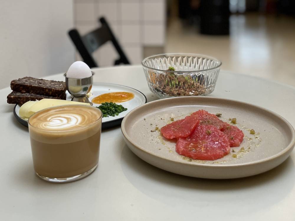 Kaffee, Gebäck und eine Auswahl an Dinner-Snacks stehen auf der Karte des umbenannten kiosque / ©baegeri 