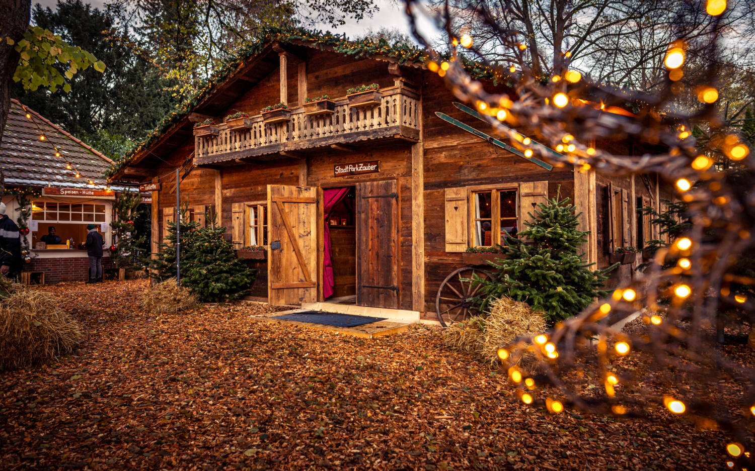  Hereinspaziert: Die Almhütte beim StadtParkZauber / ©StadtParkZauber