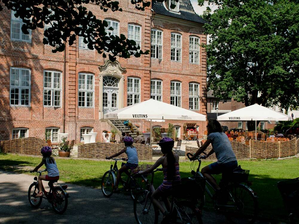 Eines der schönsten Barockgebäude im Nordwesten Hamburgs: Die Drostei in Pinneberg  / ©Bernd Euler