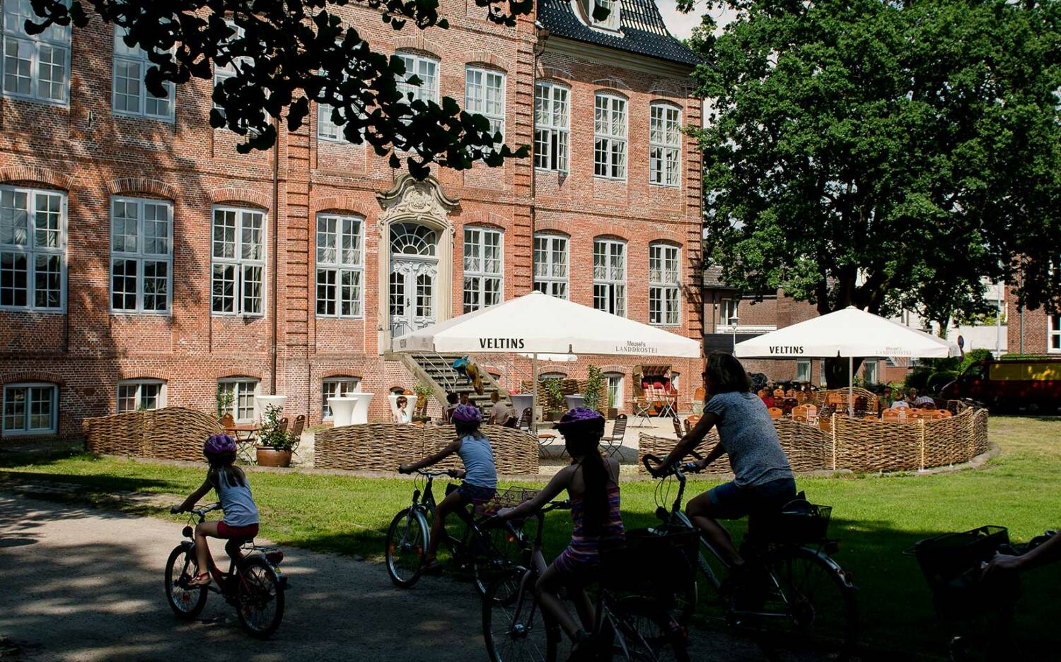 Eines der schönsten Barockgebäude im Nordwesten Hamburgs: Die Drostei in Pinneberg  / ©Bernd Euler