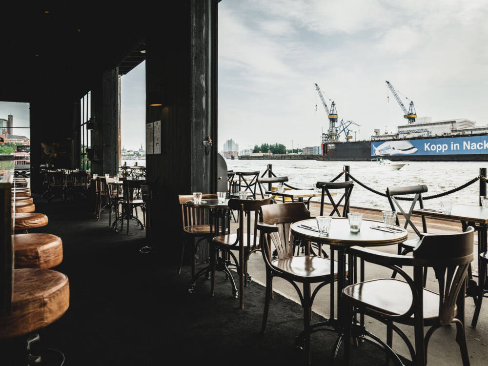 Nicht nur am, sondern direkt auf dem Wasser: das Liberté / ©StefanTrochaPhotography