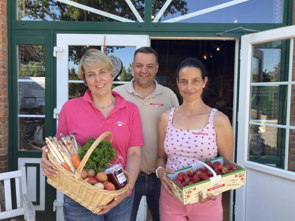 Beim Familienbetrieb Holst-Oldenburg werden nicht nur Erdbeeren angebaut, sondern auch Spargel, Kartoffeln, Zwetschgen und Kirschen / ©Holst-Oldenburg