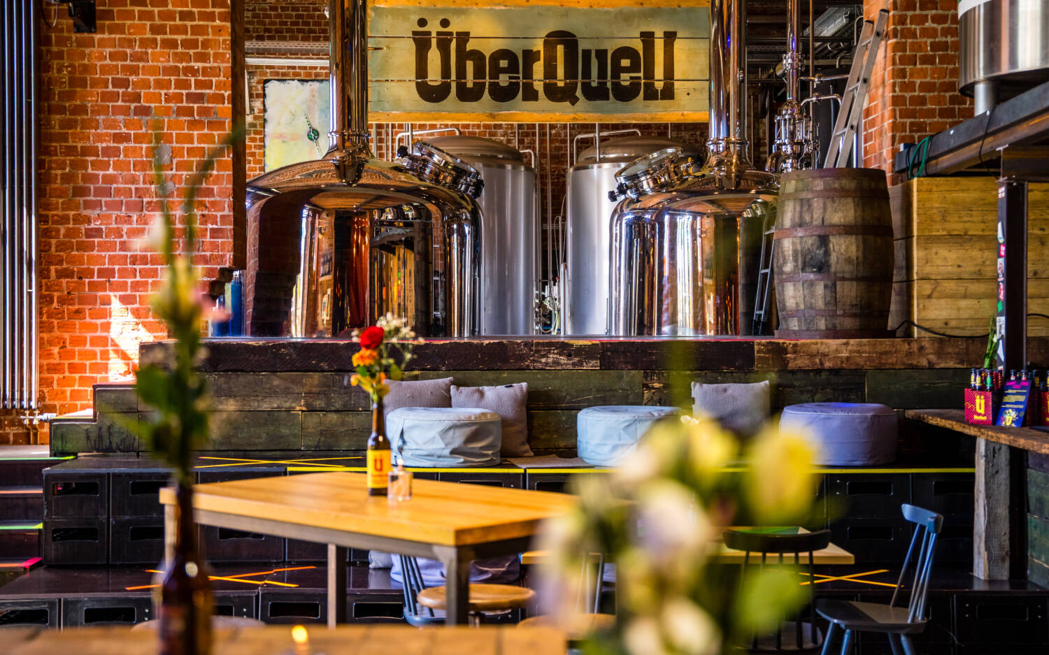 Leckere Pizzen und selbstgebrautes Bier im hippen Szene-Laden ÜberQuell in den Riverkasematten / ©ÜberQuell