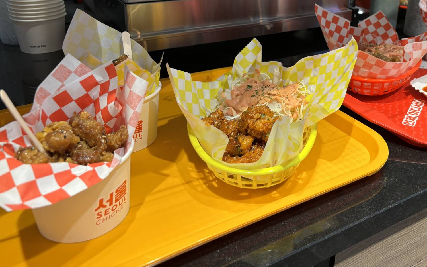 Korean Fried Chicken gibt es jetzt auch im Rewe in den Zeisehallen / ©Genuss-Guide 