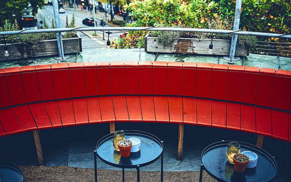 Ob nur für einen Drink oder gleich ein vollwertiges Dinner: Die Terrasse vom Batu ist einladend / ©Marc Sill
