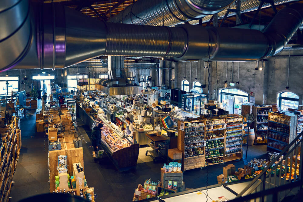 Vorne schlemmen, hinten shoppen: Die Hobenköök in der HafenCity /©Marc Sill