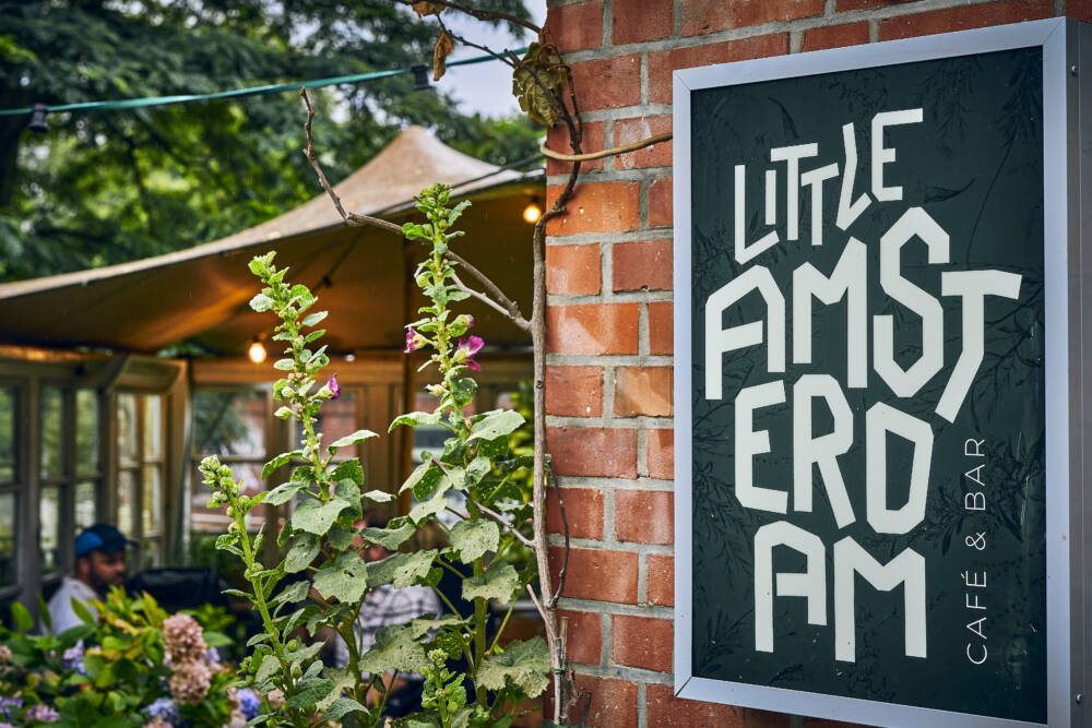 Ein kleiner Gemeinschaftsgarten für Harvestehude: Im Little Amsterdam sitzt man idyllisch im Grünen / © Marc Sill