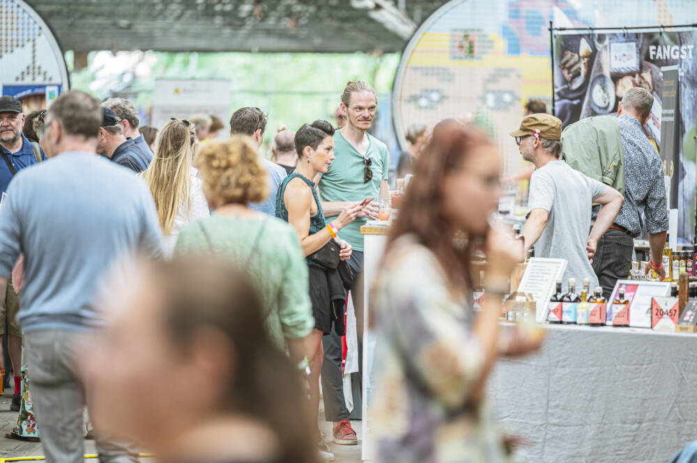 Das Green Food Festival lockt Fans nachhaltiger Ernährung in den Oberhafen ©BRANDMEISTER PHOTOGRAPHY