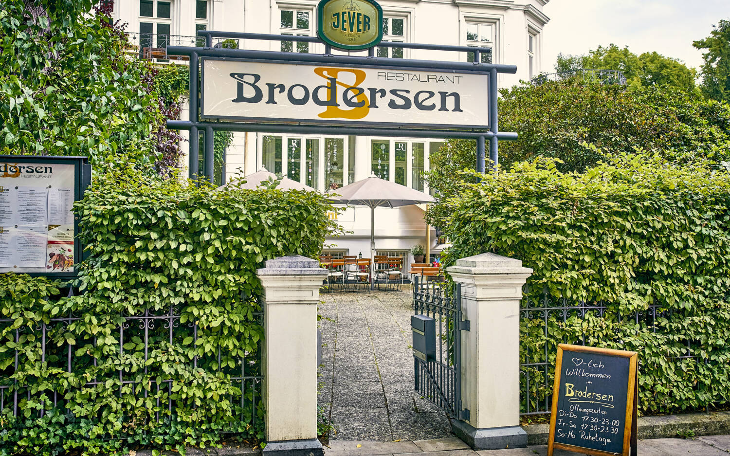 Das Restaurant Brodersen befindet sich in einer alten Jugendstilvilla in Rotherbaum / ©Marc Sill