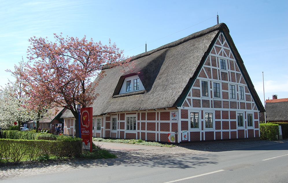 Der Herzapfelhof Lühs ist nicht nur wegen der Apfelernte, sondern auch wegen der alten Architektur einen Ausflug wert / ©Herzapfelhof Lühs