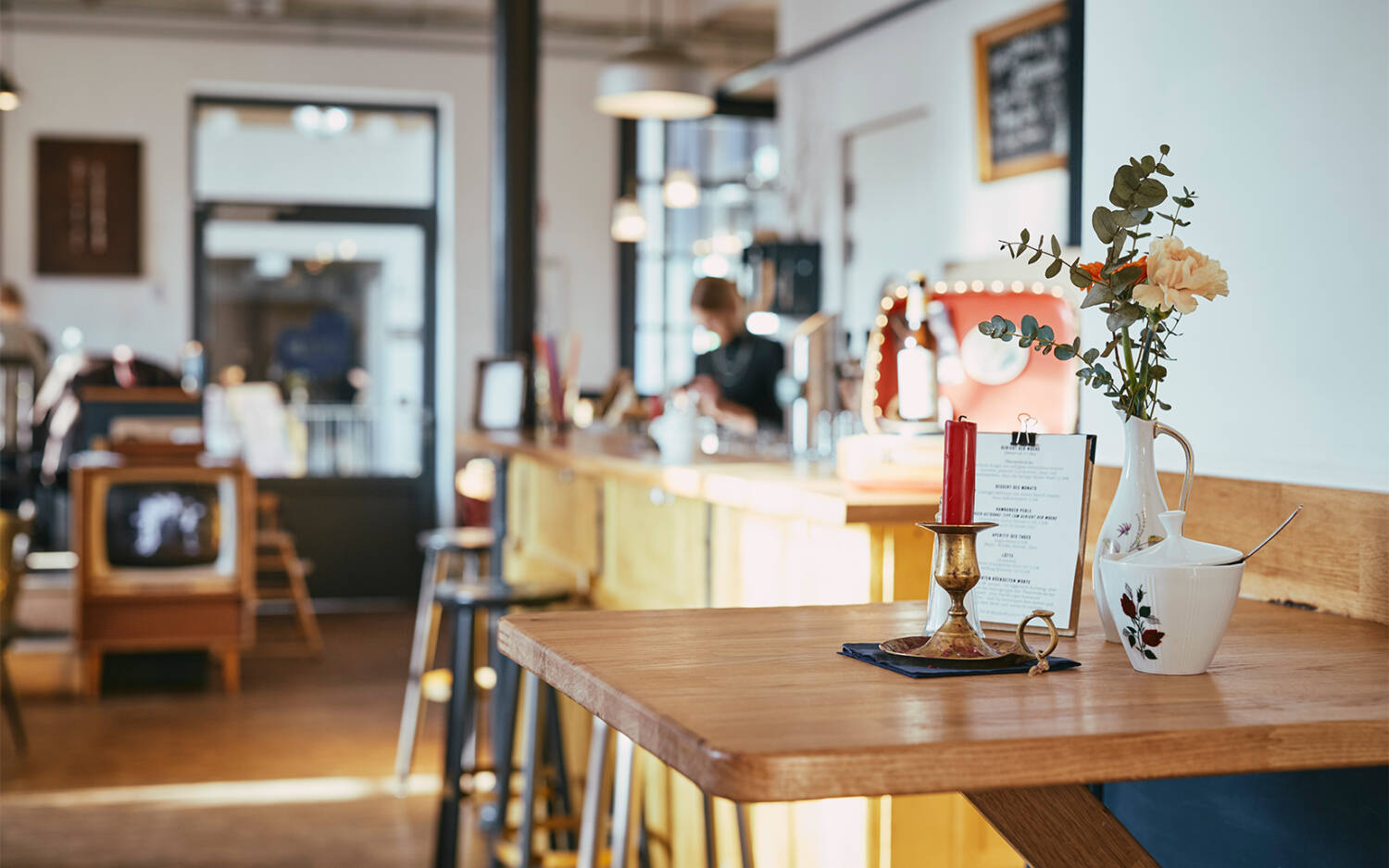 Gemütlich, lecker, bodenständig: Das LüttLiv ist eins von unseren zehn liebsten Restaurants in Barmbek-Nord / ©LüttLiv