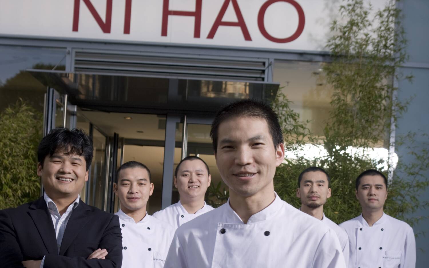 Julien Chen (l.) und sein Team begeistern seit 30 Jahren mit chinesischer Küche in Wandsbek / ©Stefan Malzkorn