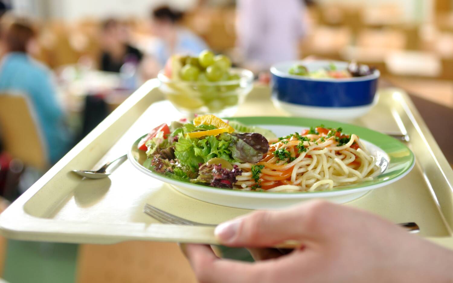 Das Essen in Hamburger Mensen und Kantinen soll gesünder werden / ©Gerhard Seybert / Adobestock