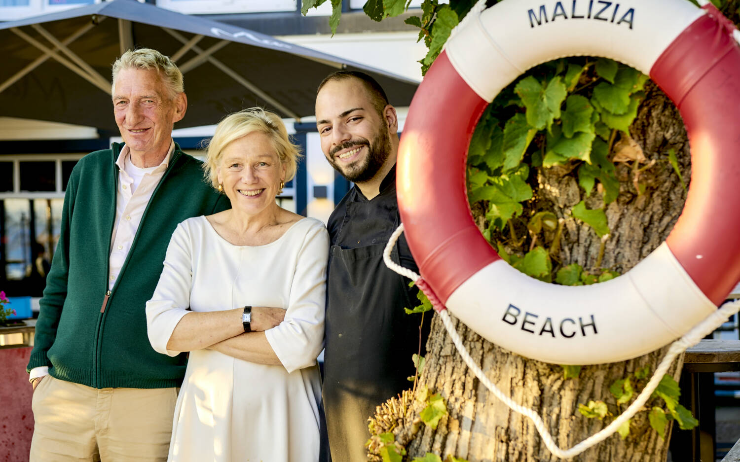 Das Team des Malizia Beach in Blankenese - Immer ein Lächeln auf den Lippen / ©Marc Sill