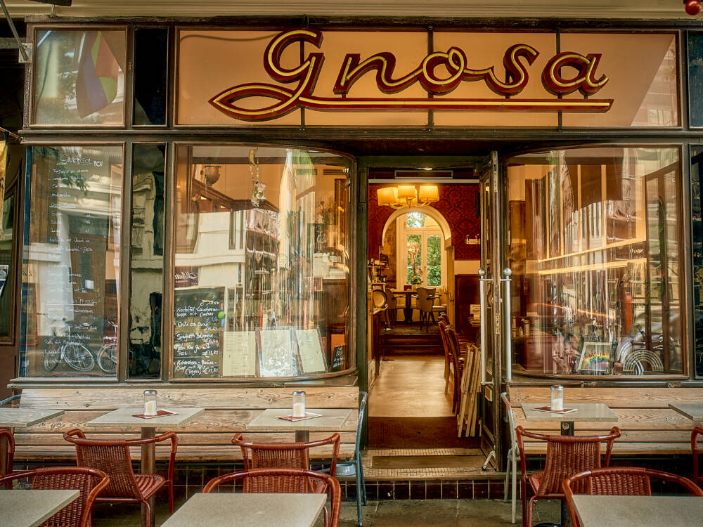 Gehört zu Hamburgs Kaffeehäusern mit Kultstatus: Café Gnosa in St. Georg/ ©Marc Sill