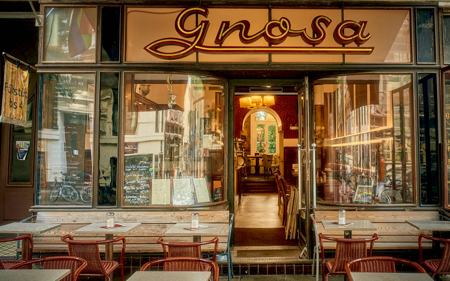 Gehört zu Hamburgs Kaffeehäusern mit Kultstatus: Café Gnosa in St. Georg/ ©Marc Sill