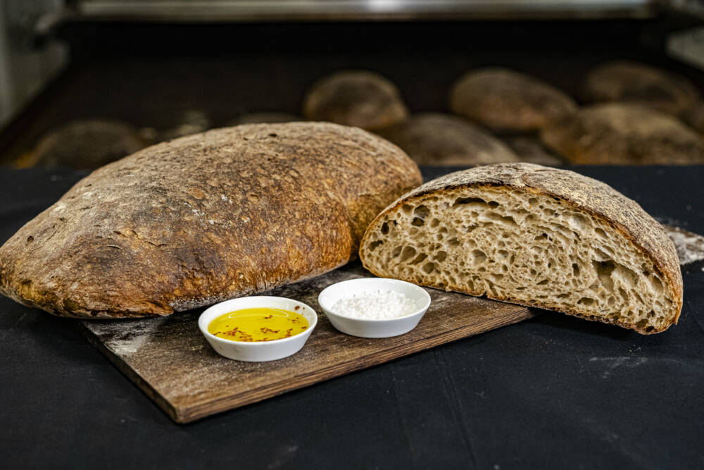 Dafür sind die Backgeschwister berühmt: das Sylter Weißbrot, nach dem Rezept von Bäcker Jochen Gaues / ©Backgeschwister 