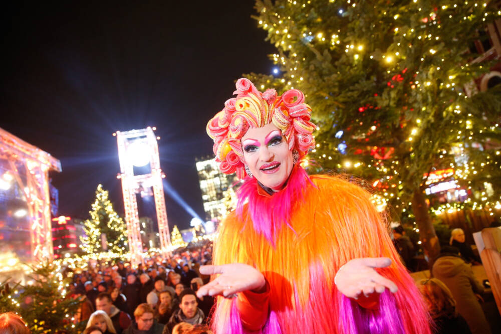 Auf dem Spielbudenplatz geht zur Adventszeit die Post ab / ©Santa Pauli