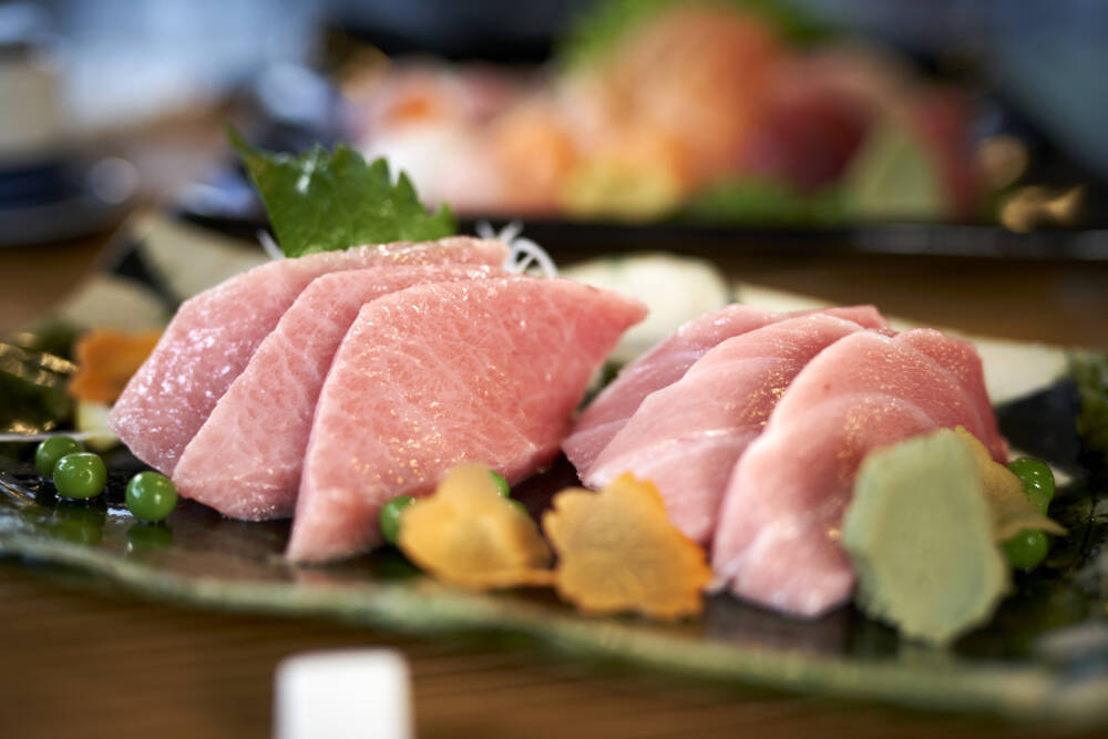 Ein Muss für gutes Sushi in Hamburg: Frischer Fisch! Hier bei Yoshi im Alsterhaus / ©Marc Sill