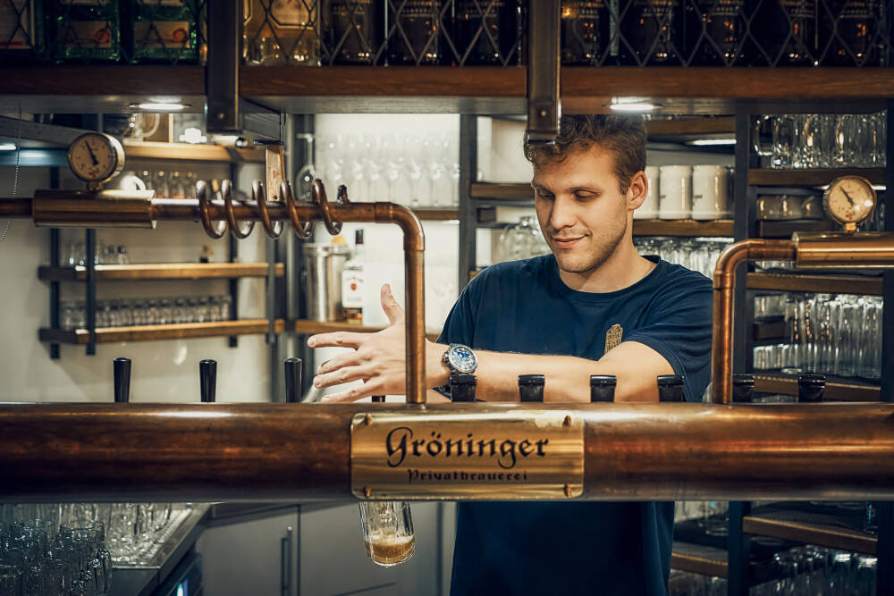 Lecker! Das Gröninger Bier wird in der Privatbrauerei in der Altstadt ausgeschenkt / ©Marc Sill