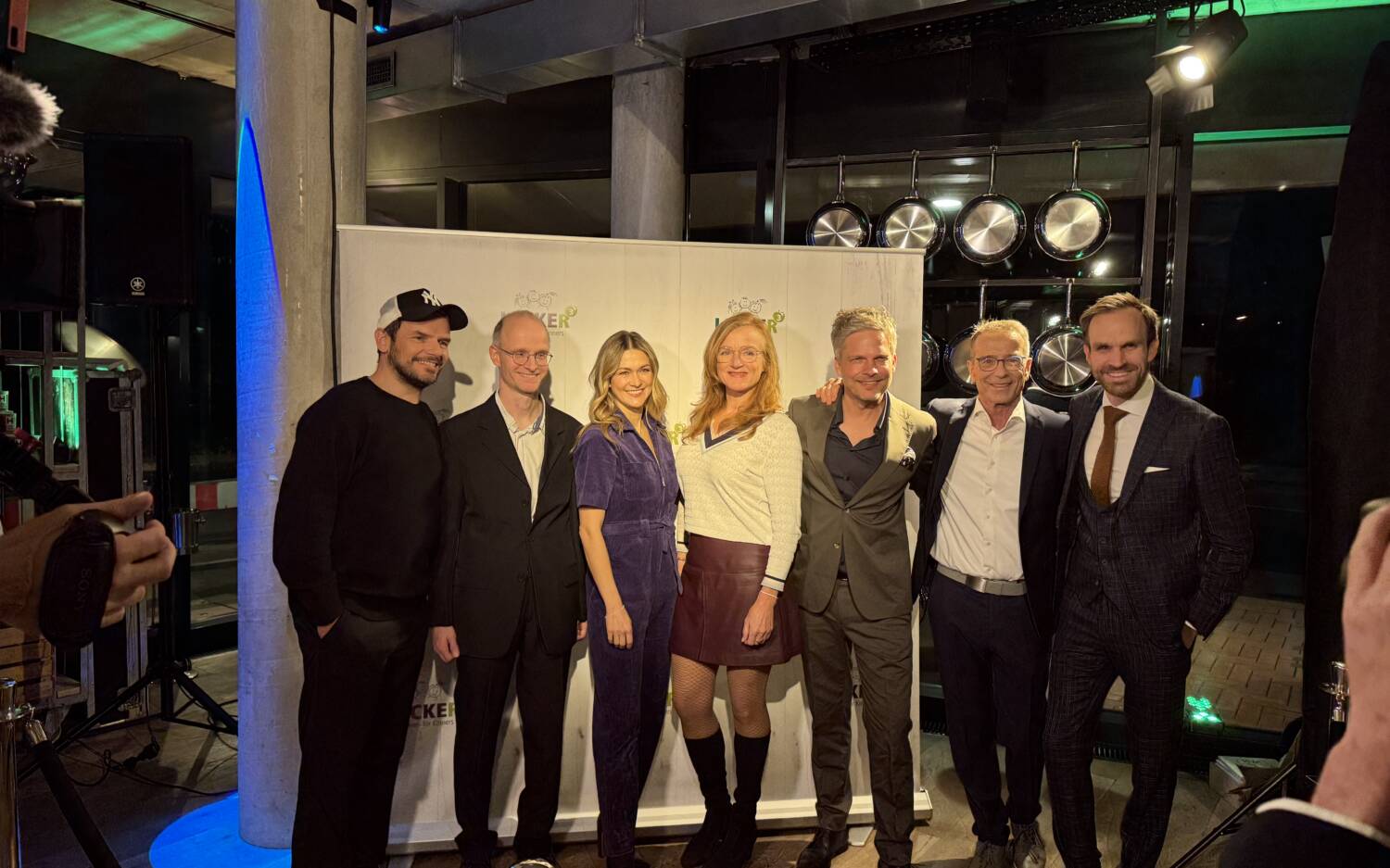 V.l.n.r.: Steffen Henssler, Karsten Cordts, Linda Hesse, Nina Petri, Kai Gosslar, Matthias Riedl, Thimon von Berlepsch / ©Johanna Zobel