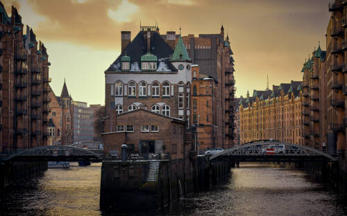 Beliebtes Fotomotiv und Restaurant in der Speicherstadt: Das Wasserschloss  / ©Marc Sill