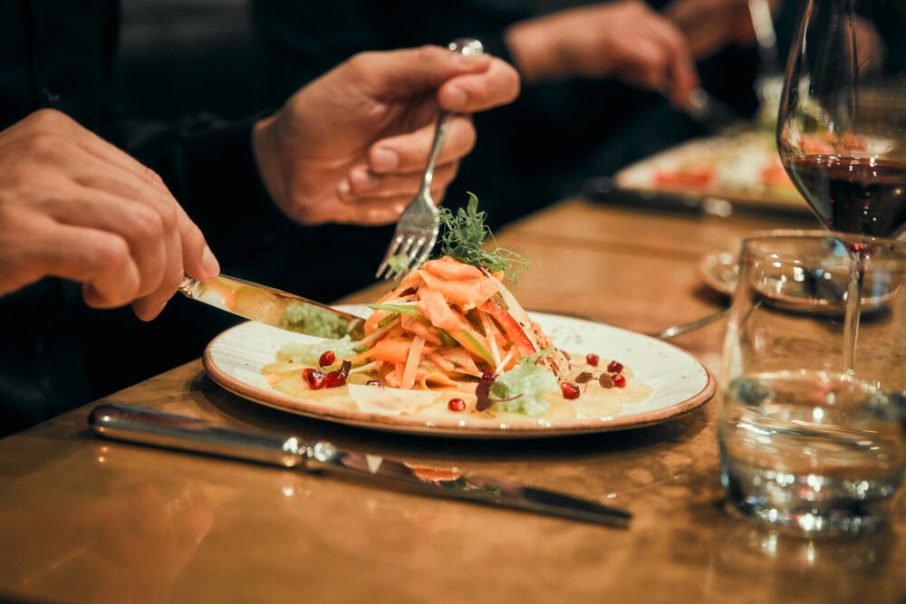 Das Drei-Gänge-Menü im Restaurant Mangold nimmt euch mit auf eine Reise durch nationale und internationale Aromen /©Gastwerk Hotel Hamburg