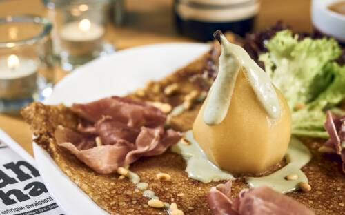 Kulinarischer Ausflug in die Bretagne: In der Crêperie Monsieur Rémi gibt’s Crepes und Galettes aller Art / ©Marc Sill